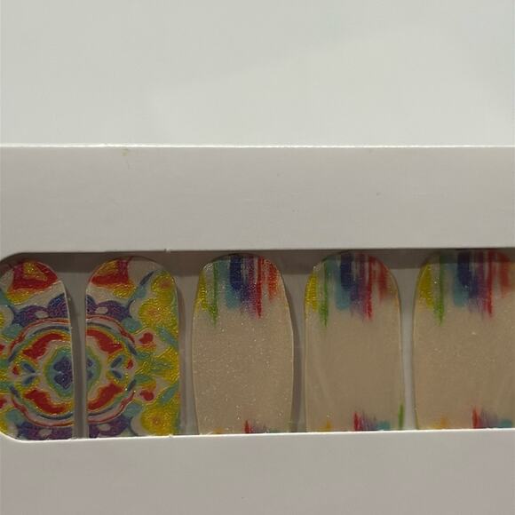 NWT Color Street "Make A Splash" Rainbow Multi-Colored Nail Strips - Picture 1 of 4